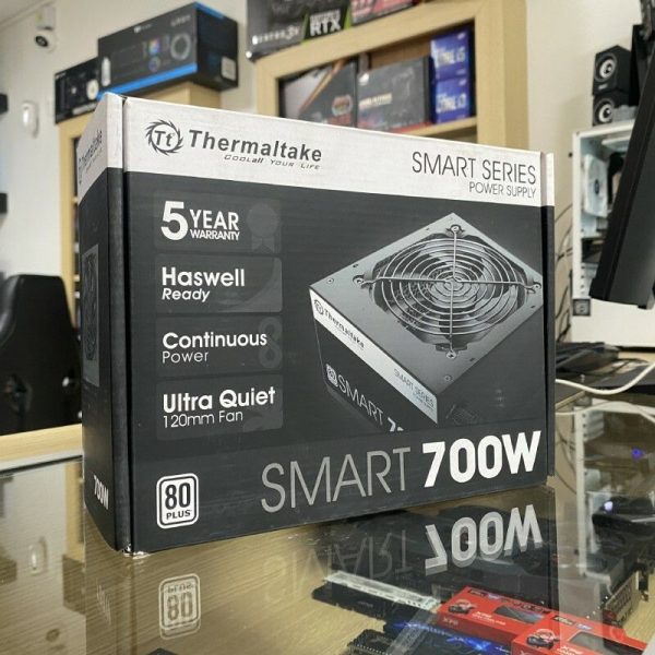Fuente Thermaltake 700W 80+White Smart (Usada full box)