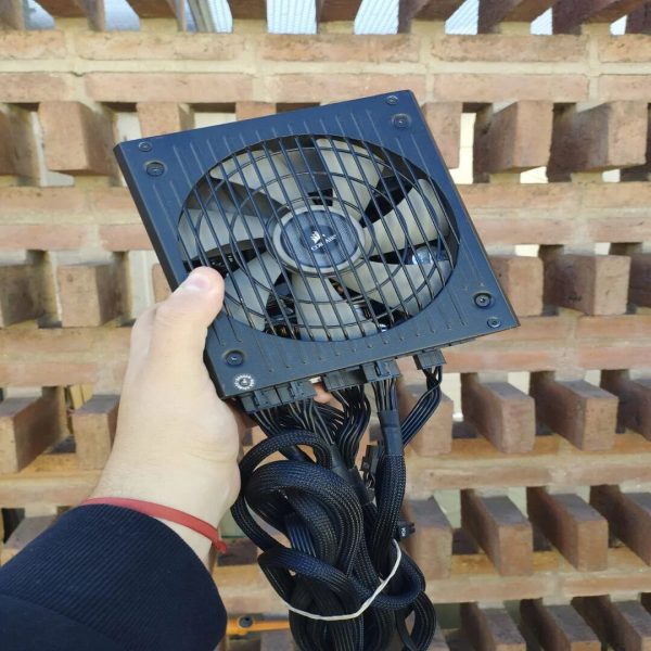 OUTLET - Fuente Corsair 750W 80+Gold RM750X (Usada sin caja)